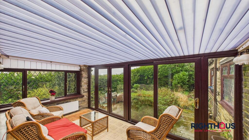 Reception area/Sun Lounge