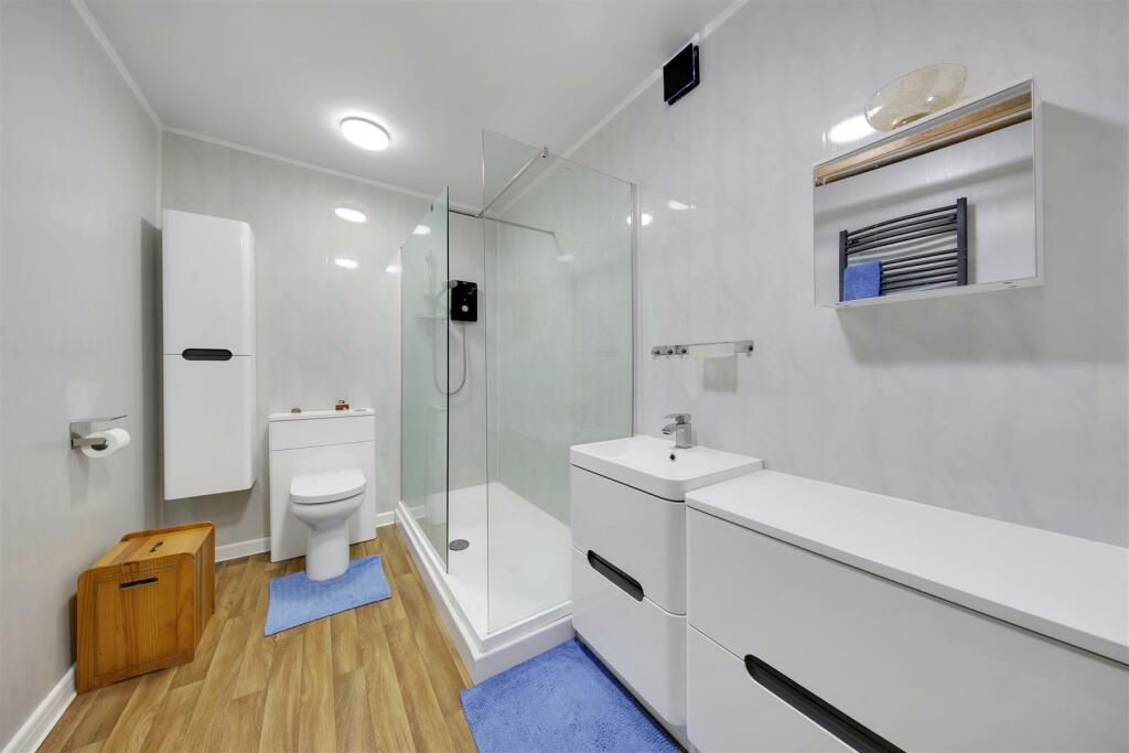 Main Shower Room