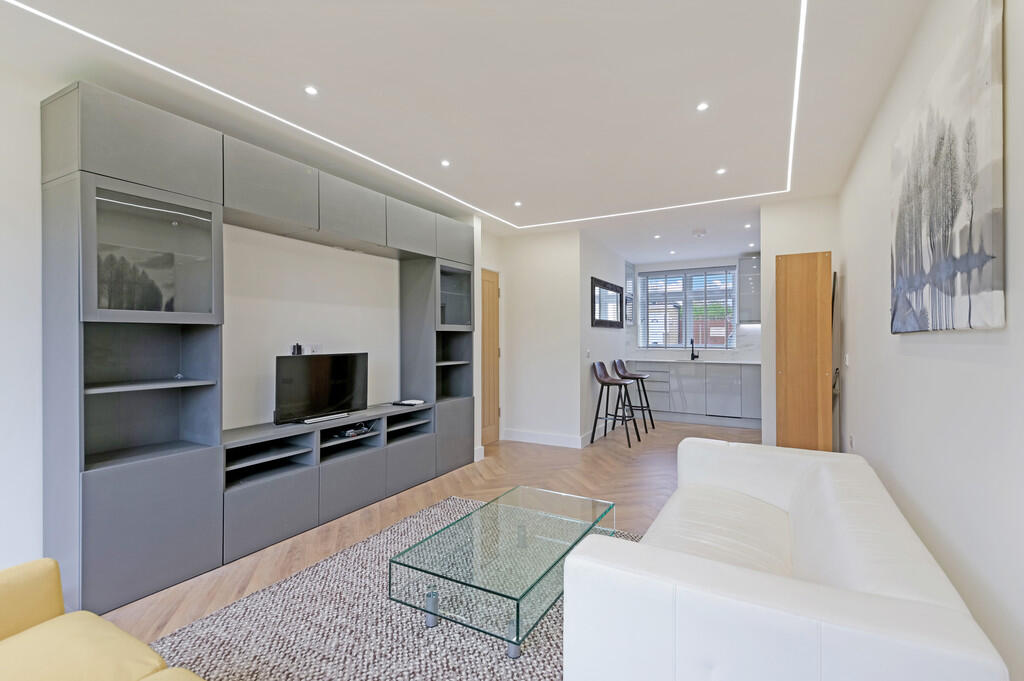 NEWARK ROAD,63A -...