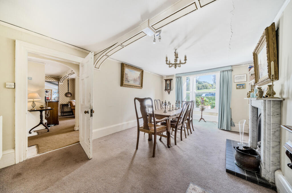 1369263-2-68f674b...