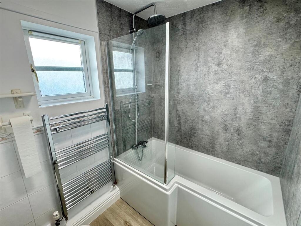 123 Penmere Drive Bathroom