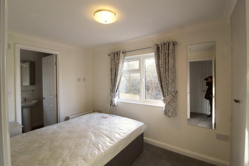 eMaster Bedroom.jpg