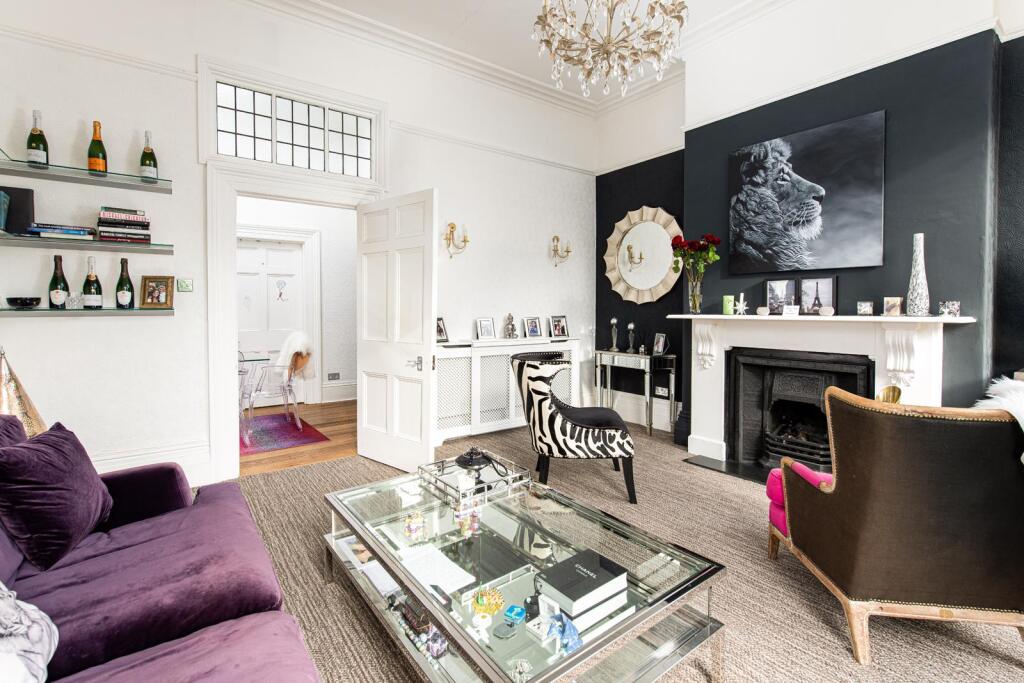 Sitting_Room_2.jpg