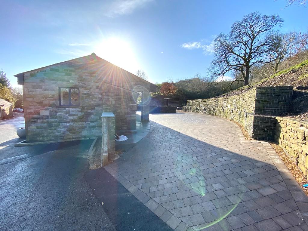 DRIVEWAY APPROACH