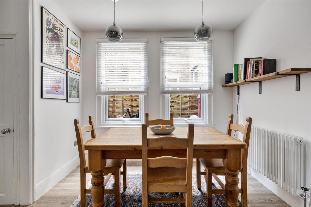 High Road Leyton, E10