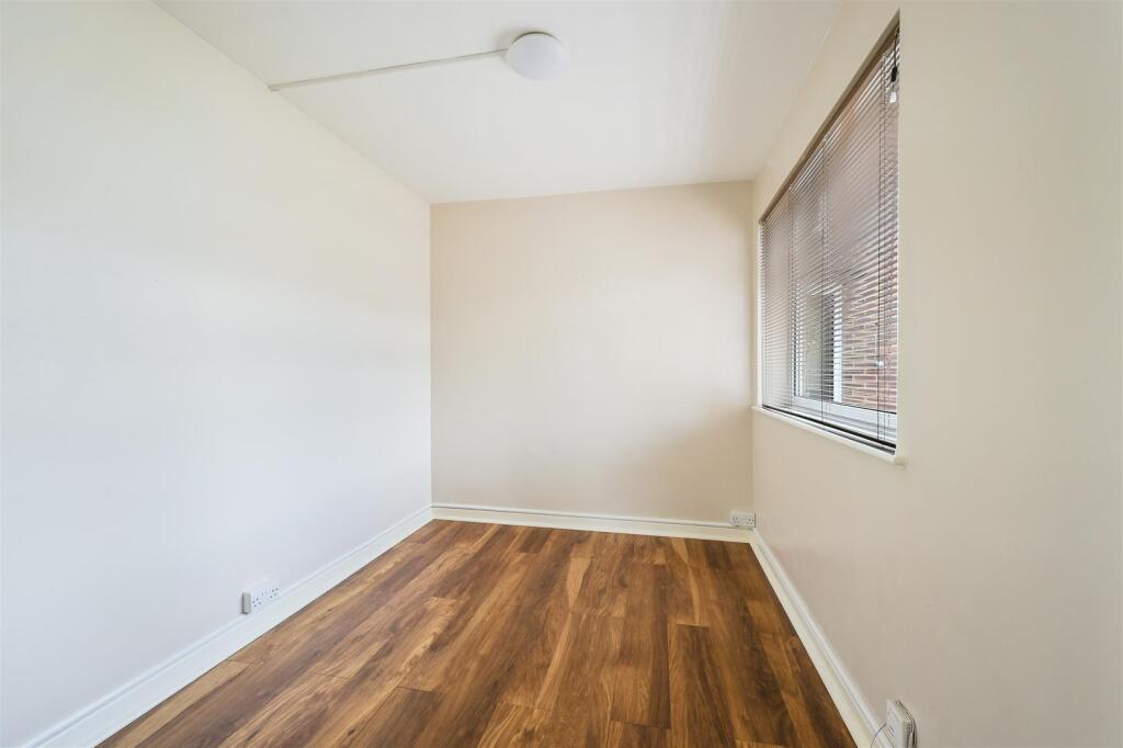 WILLIS CLOSE, 23- (2).jpg