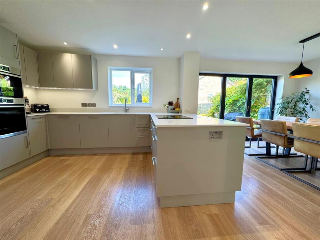 kitchen 3.jpg