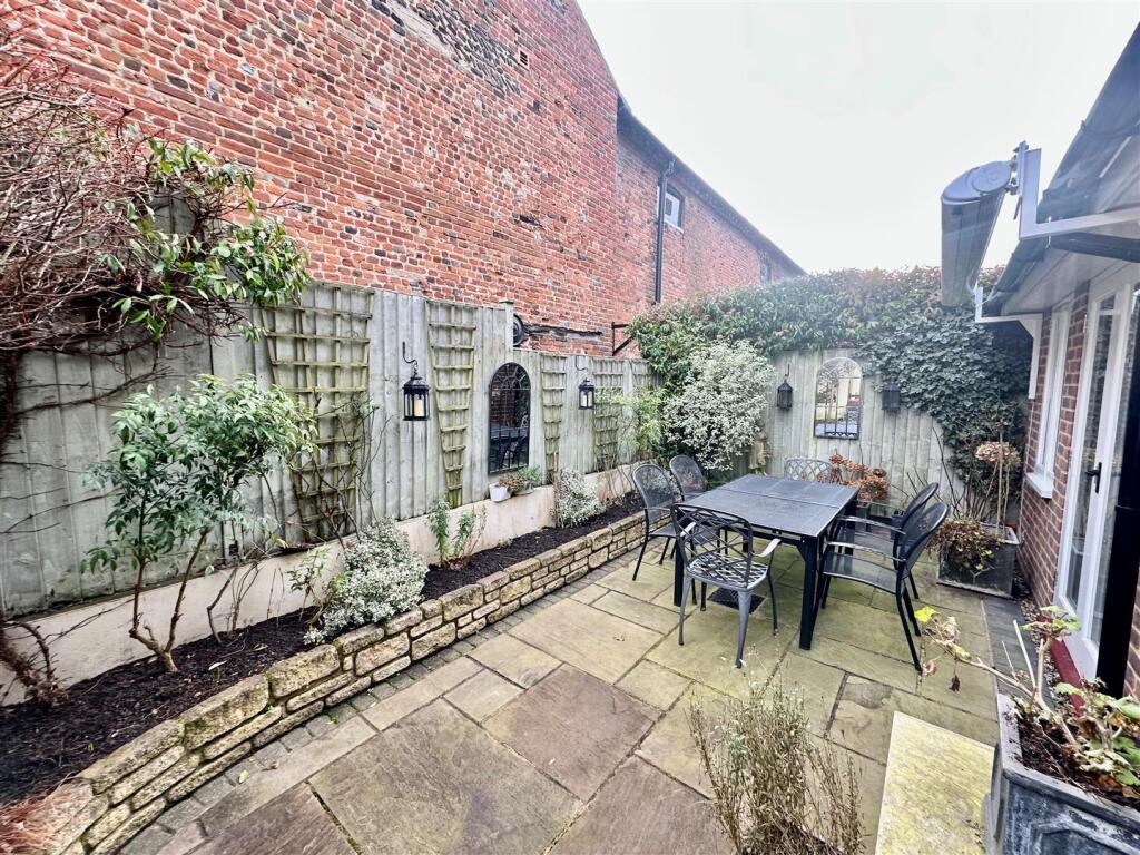 2 Timber rear courtyard.jpg