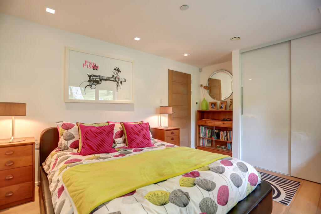bedroom2