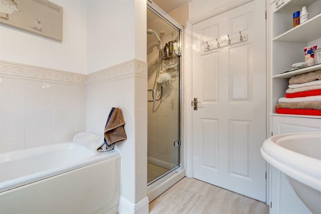 4 The Orchards, Thornton