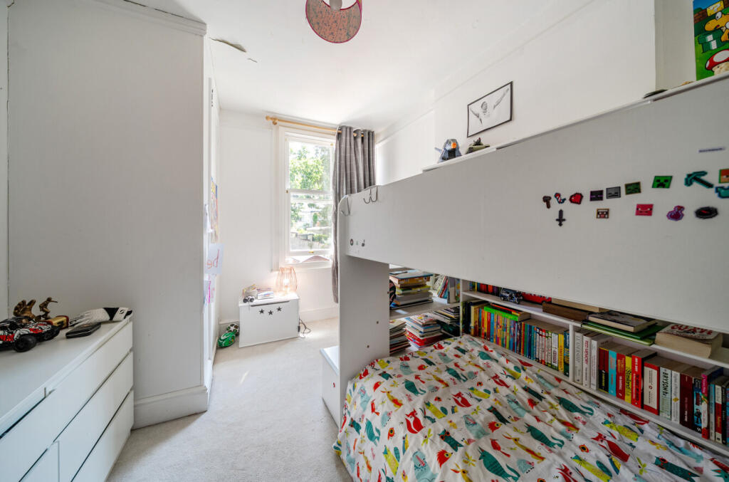 1317296-5-687a352...