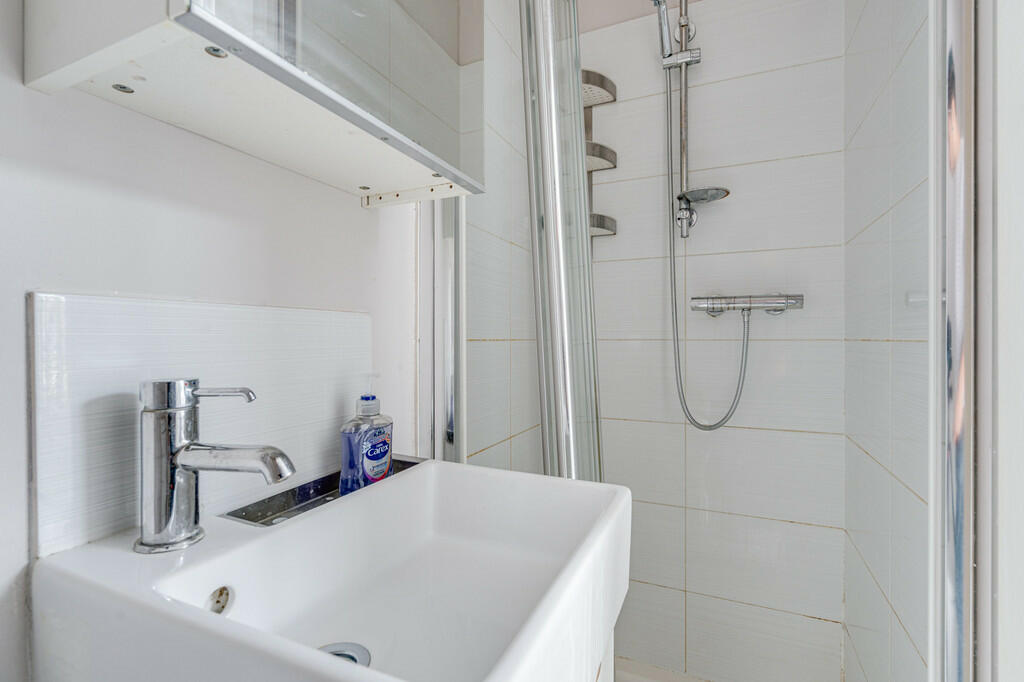 IMG_39961_16_larg...