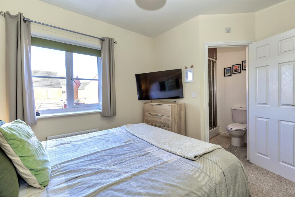 83 Garston cresent-26