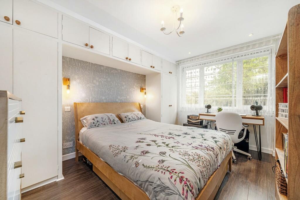Bedroom 1.jpg