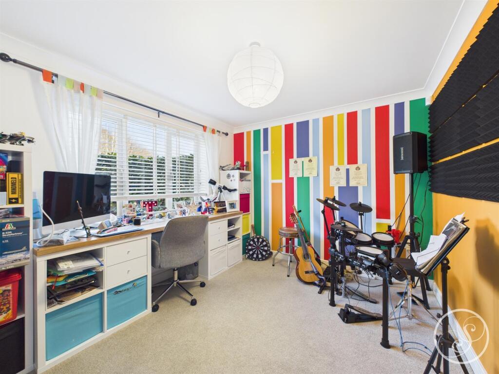 DINING ROOM/PLAYROOM