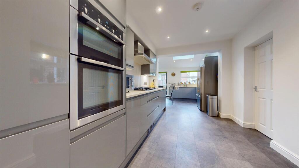 Eagle Crescent Kitchen