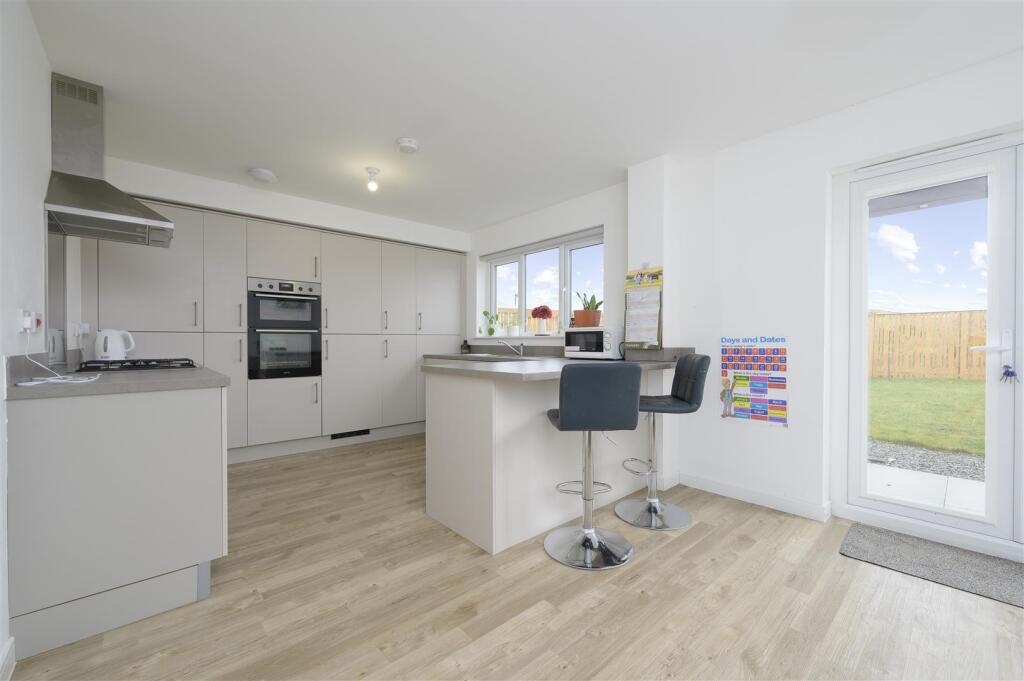 24 Jenny McCallum Way 013.jpg