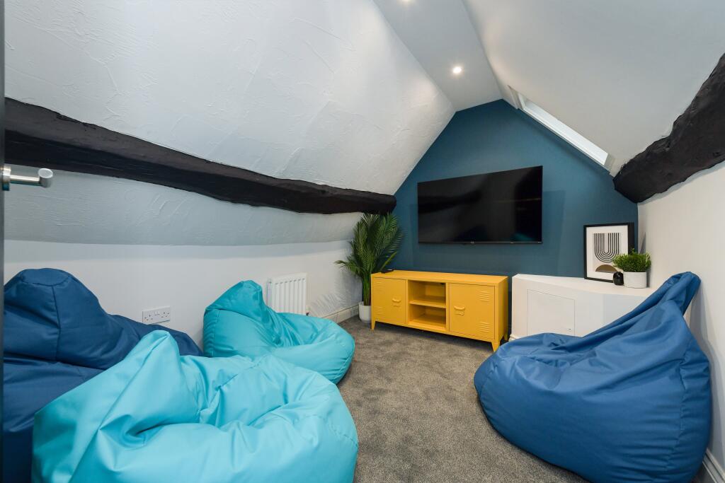 TV snug