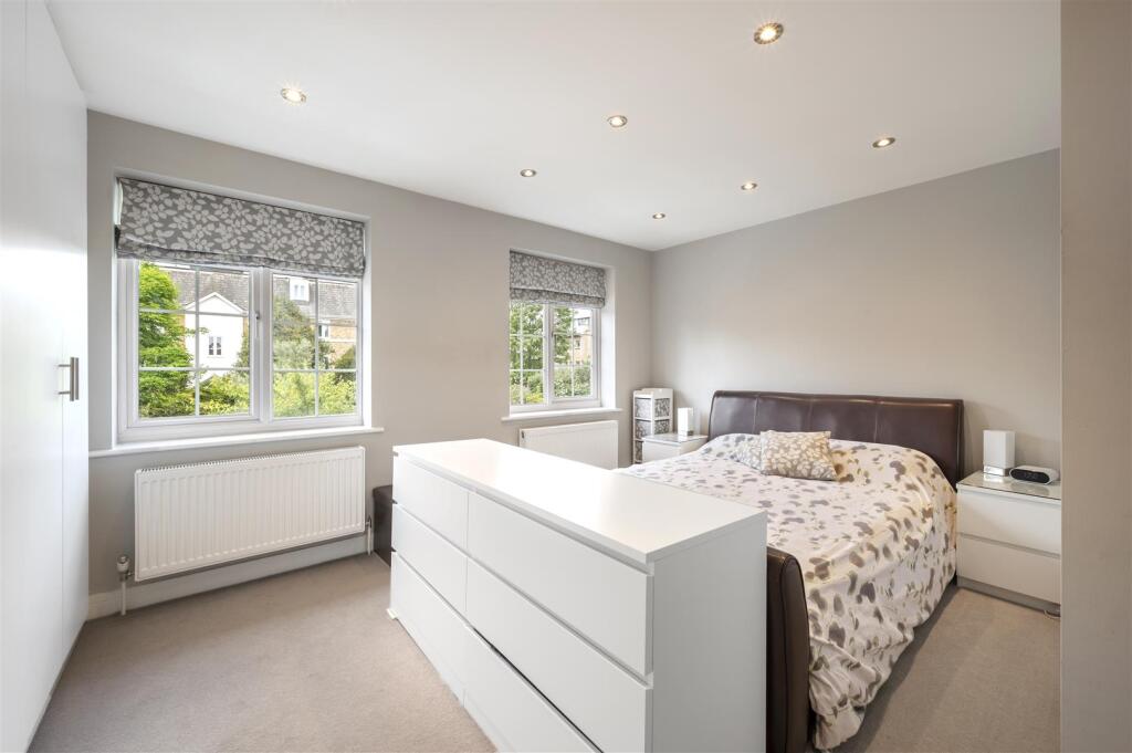 8 Cumberland Close,16.JPG