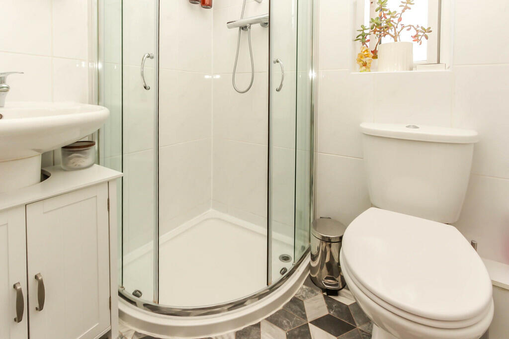 Ensuite Shower Ro...