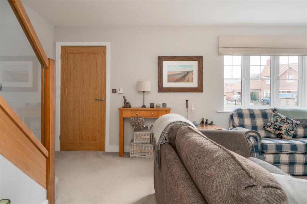 Living Room-4.jpg