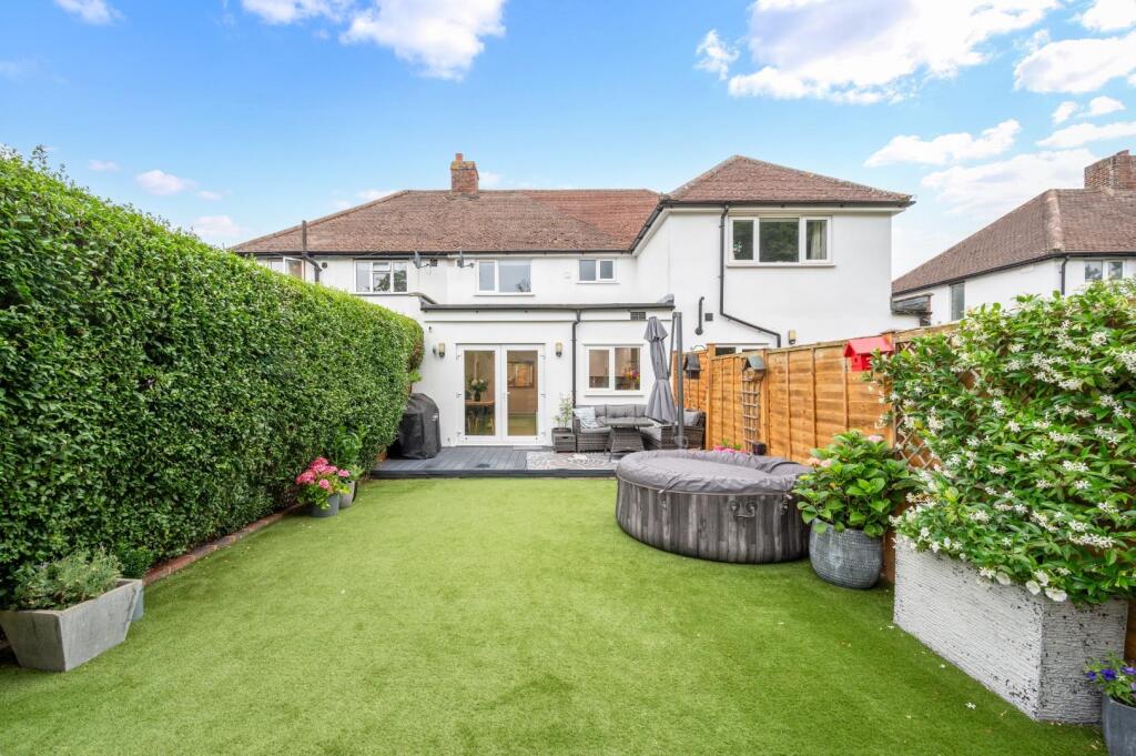 THE HAWTHORNS,  (3).jpg