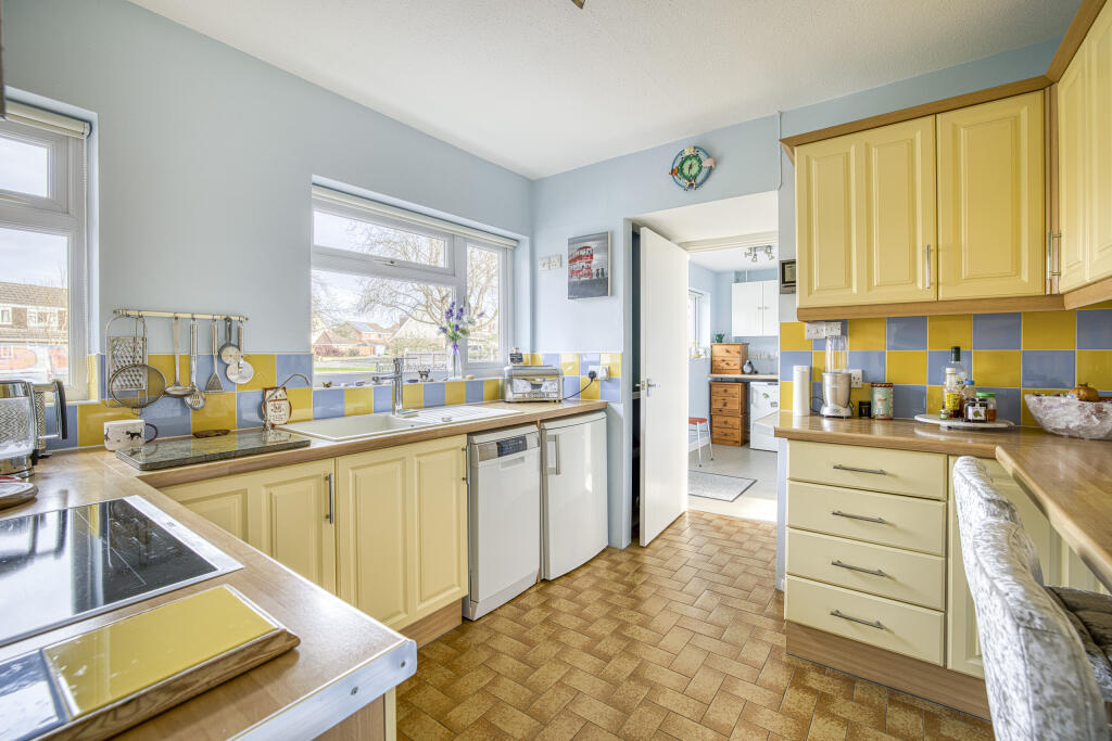 Primrose Corner, Street-10