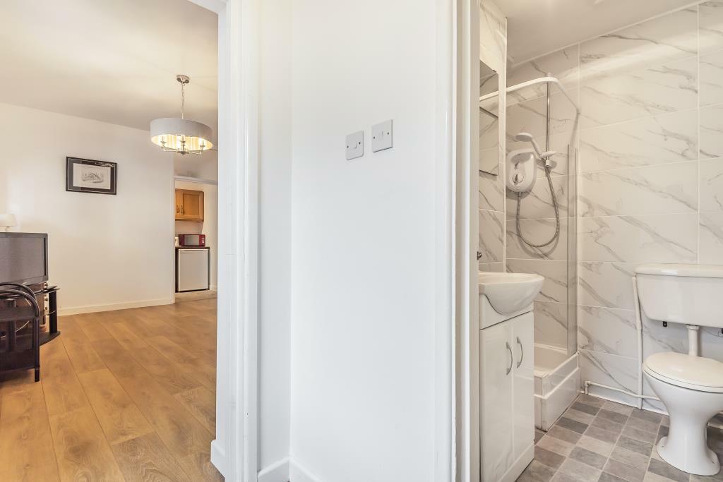 Bathroom/living