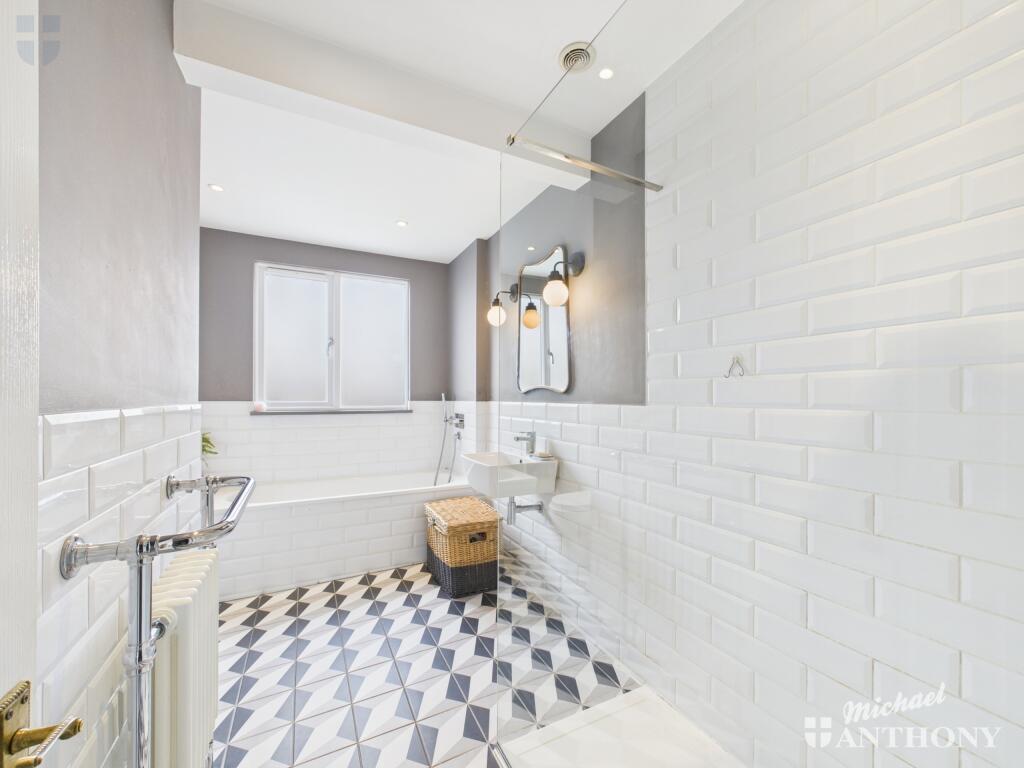 CAM03852G0-PR0224-STILL003