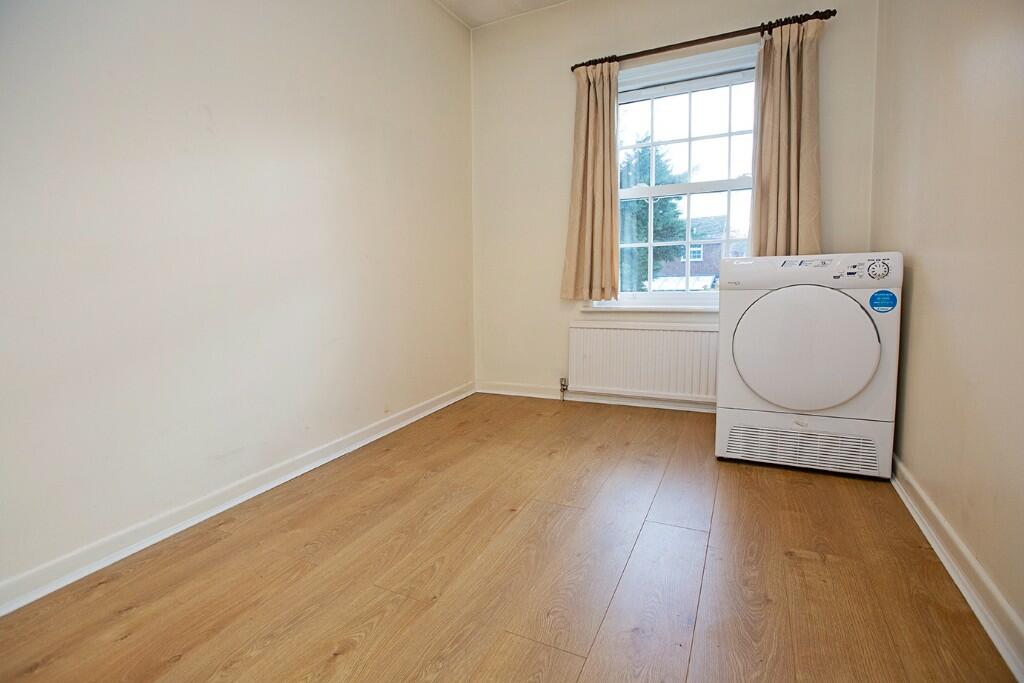 bedroom 2 / study