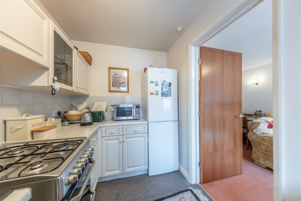 17 Rathbone Park-006.jpg