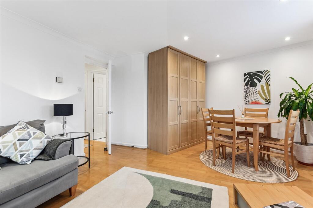 Fitzroy Crescent, W4 - FOR SALE