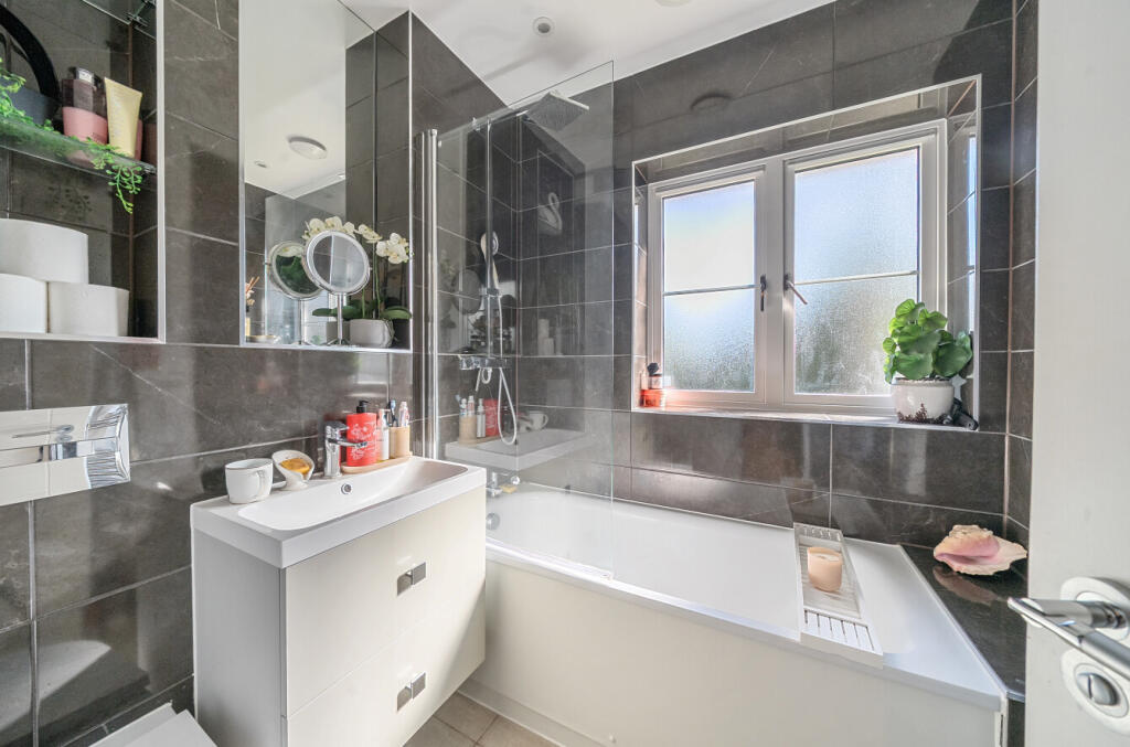 1354519-5-68c8301...