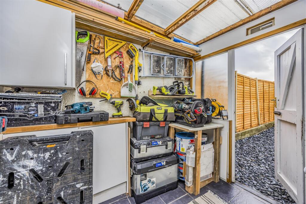 52 Alver Road PO1 5HW-PorticoMarketing-SoldBy-7.jp