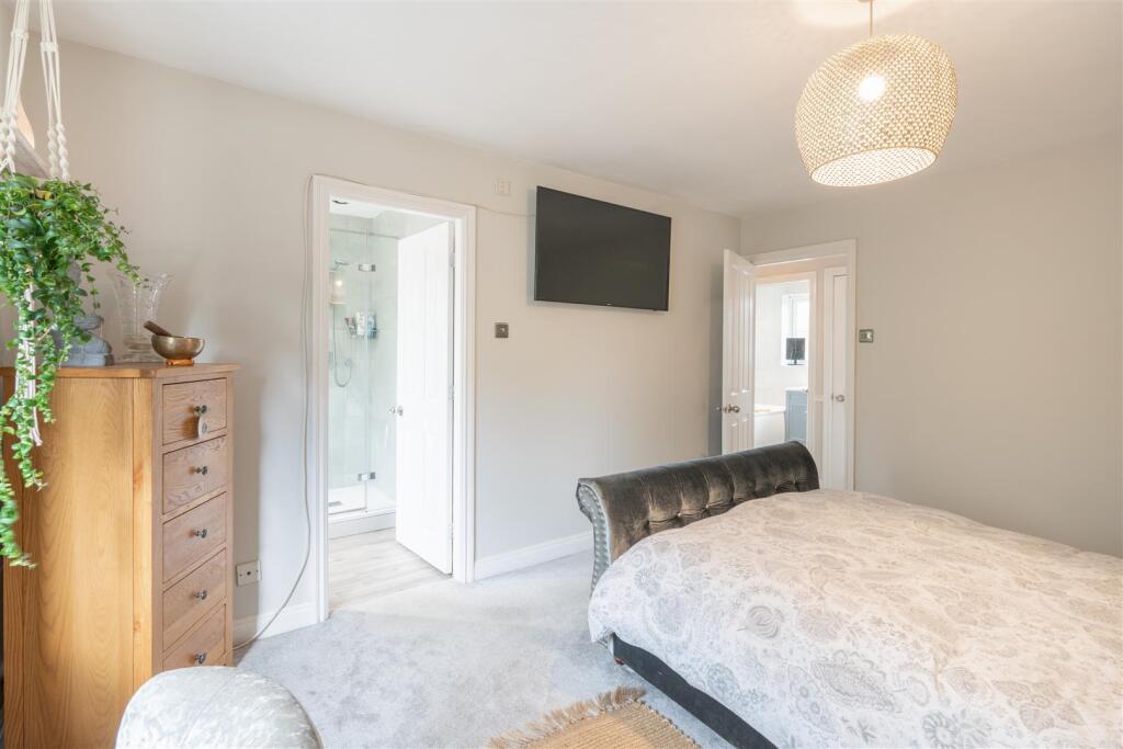 5 Abbots Mere Close-27.jpg