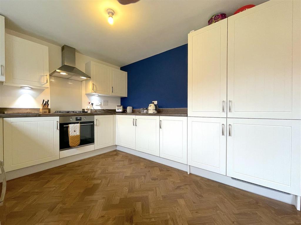 Kitchen:Dining Room (6).jpeg