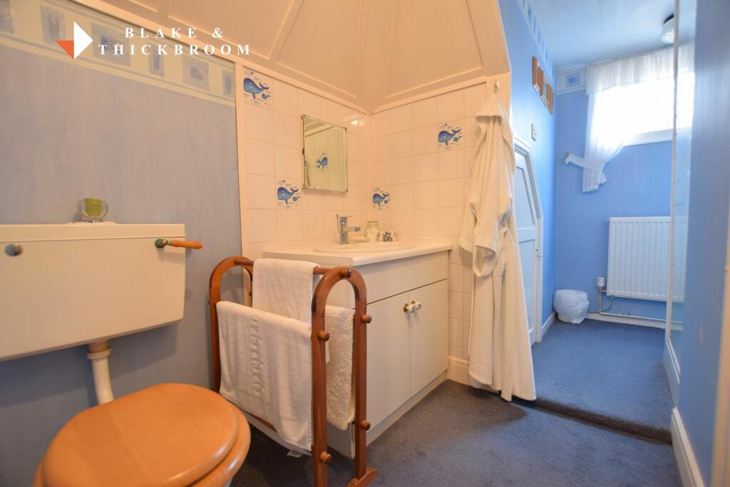 SHOWER ROOM