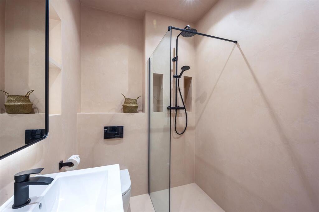 First Floor Flat-005.jpg