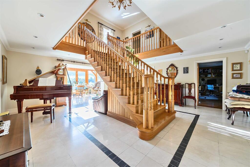Hallway/Reception