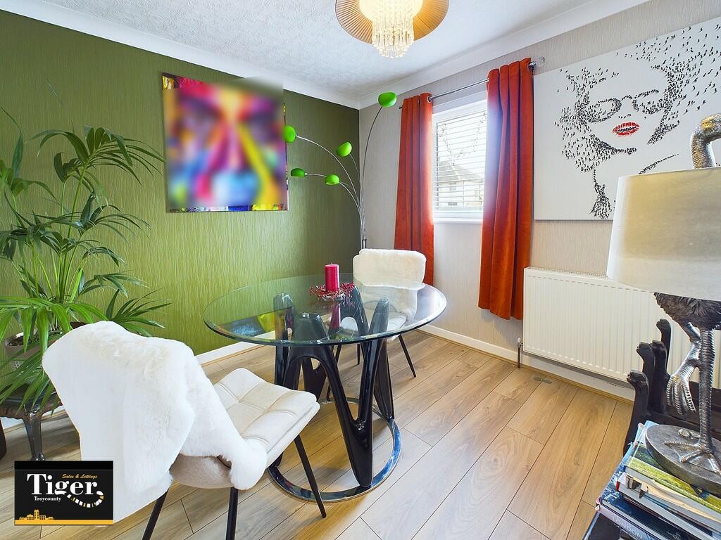 CAM02176G0-PR0429...