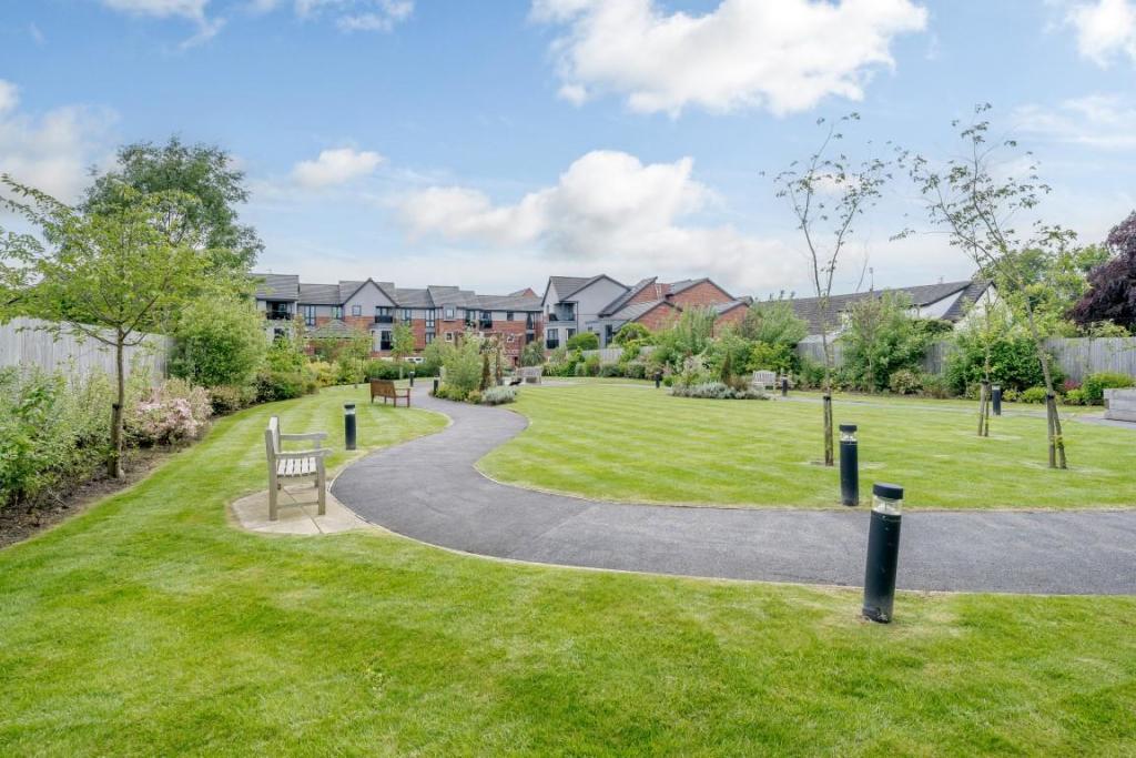 8504812_EXTERIOR_05 (Medium).jpg