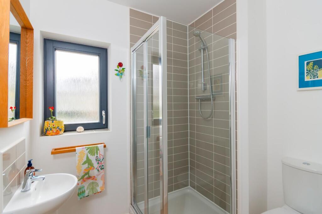 YAWNAMOR41 - Shower Room A.jpg