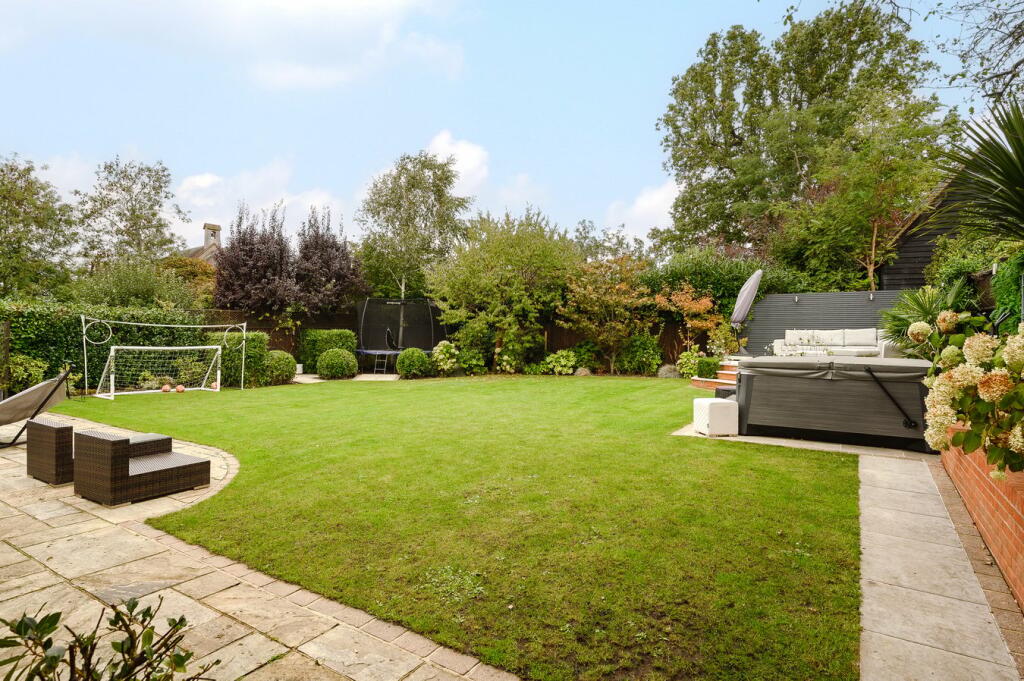 Large Lawn