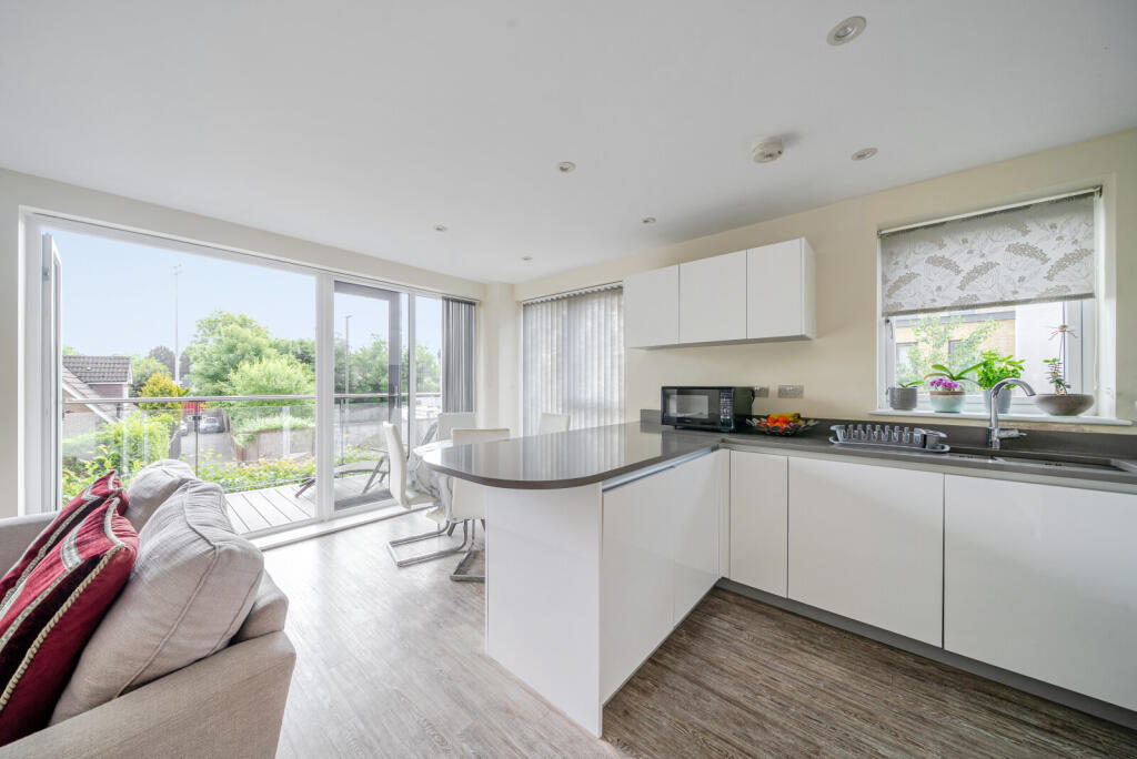 1298980-9-682ef75...