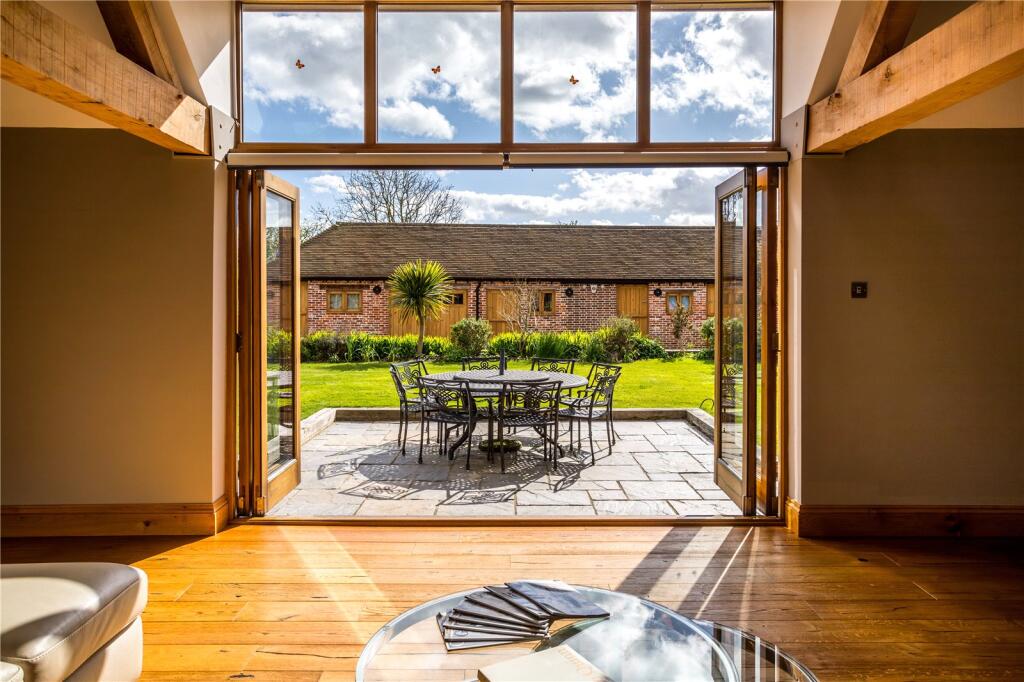 Courtyard Views