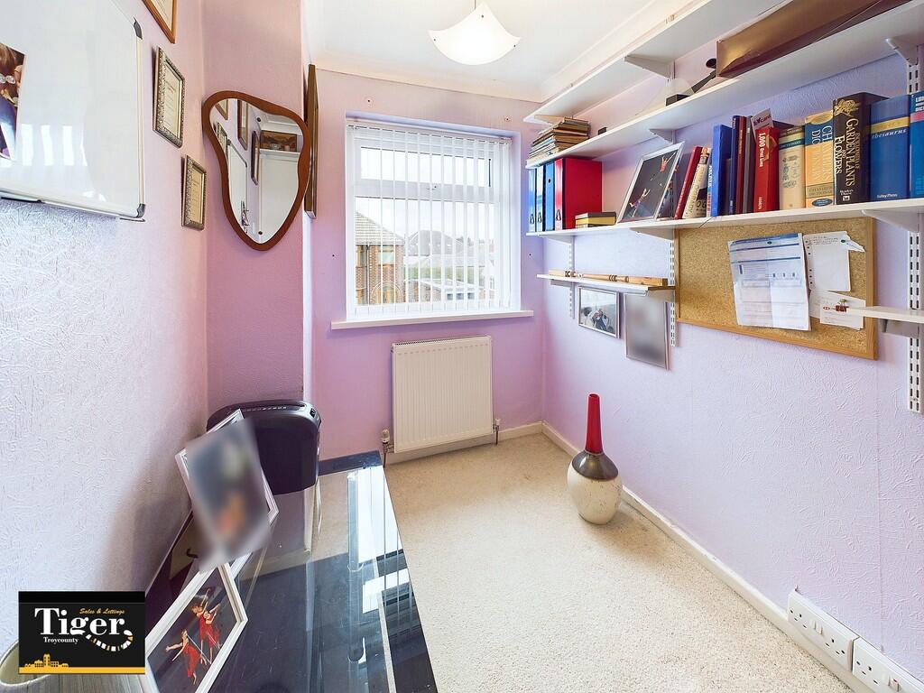 CAM02176G0-PR0489...