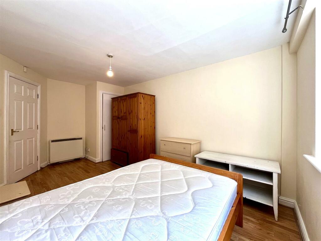 Bedroom Aspect 3