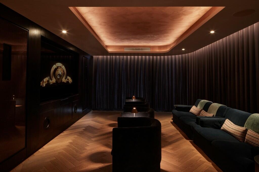 Resident's cinema 