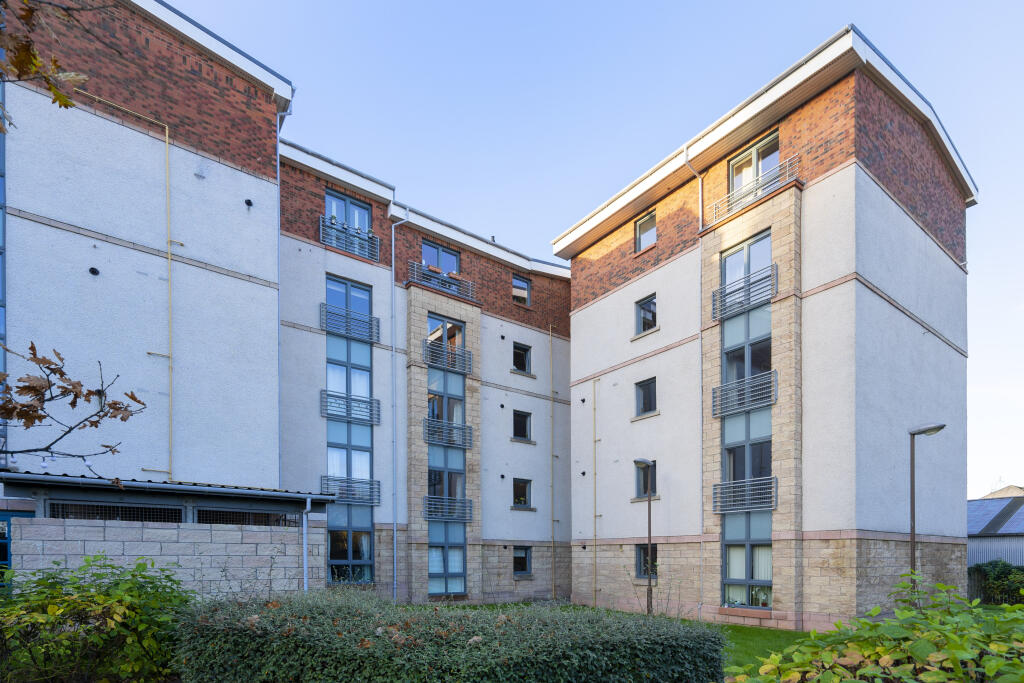 6 (22) Papermill Wynd, Edinburgh