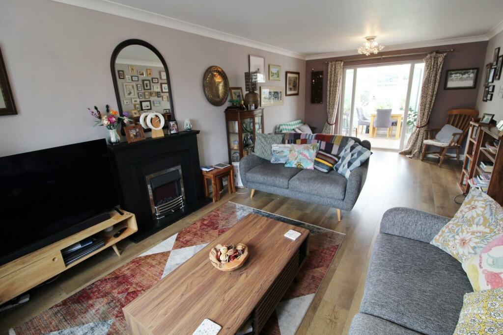 Lounge Dining Room